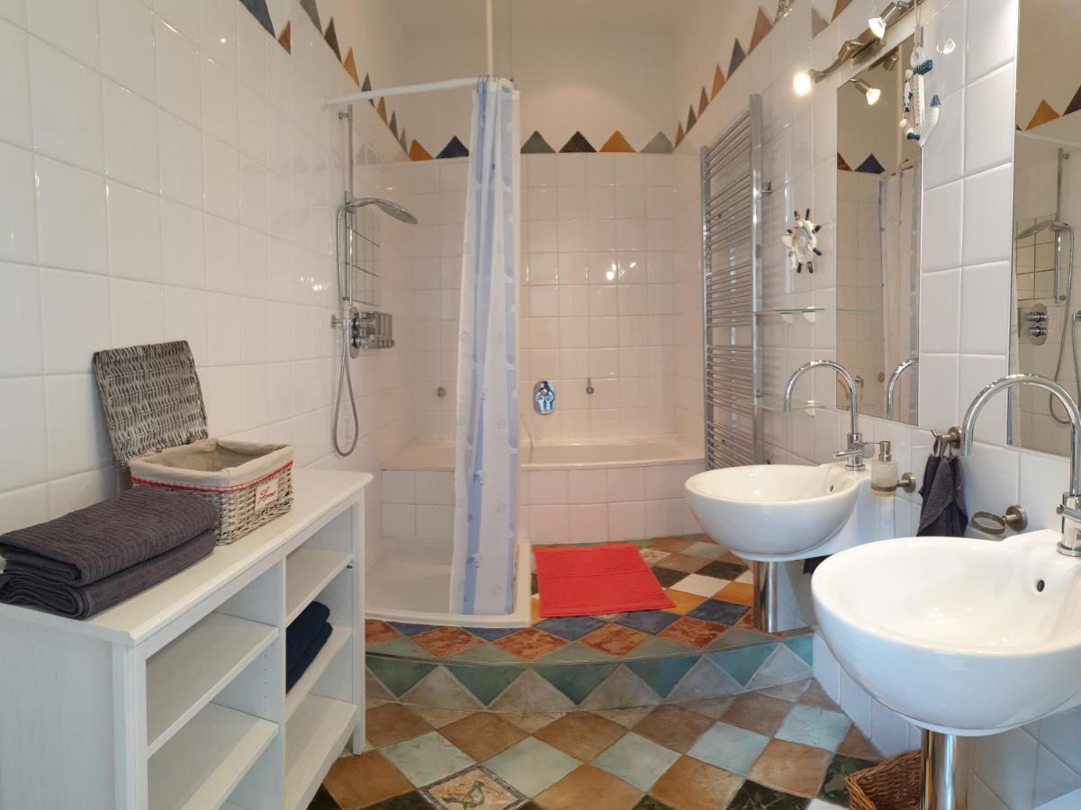 Sunny And Spacious Apartment Near City Centre Vienna Exterior photo